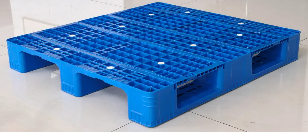 Blue three-runner grid plastic pallet top view